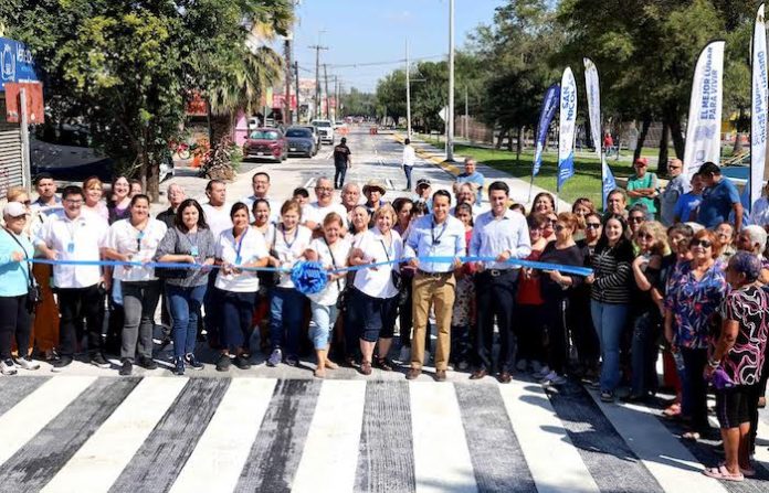 Alcalde de San Nicolás inaugura tramo de Av. República Mexicana con concreto hidráulico