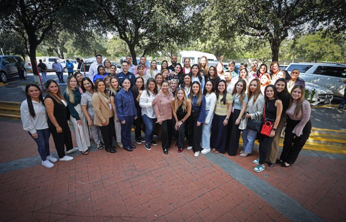 Presidentas y Directivos de DIF Municipales Exploran el Centro Capullos en Visita Guiada