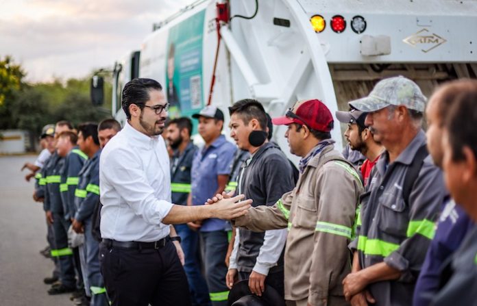 David de la Peña se compromete a mejorar servicios públicos en Santiago en su segundo mandato