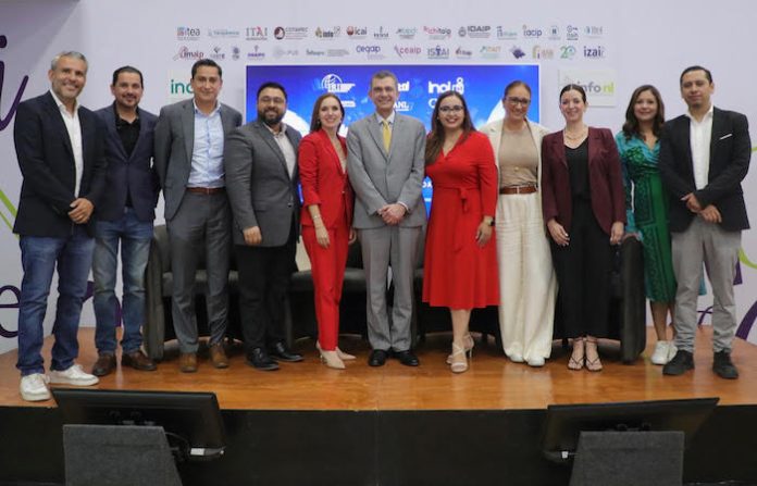 INFONL impulsa la “Data Week Nuevo León 2024” en la Feria Internacional del Libro de Monterrey
