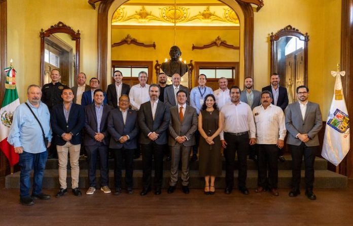 Se reúnen Samuel García y Alcaldes; primer paso para salvar diferencias