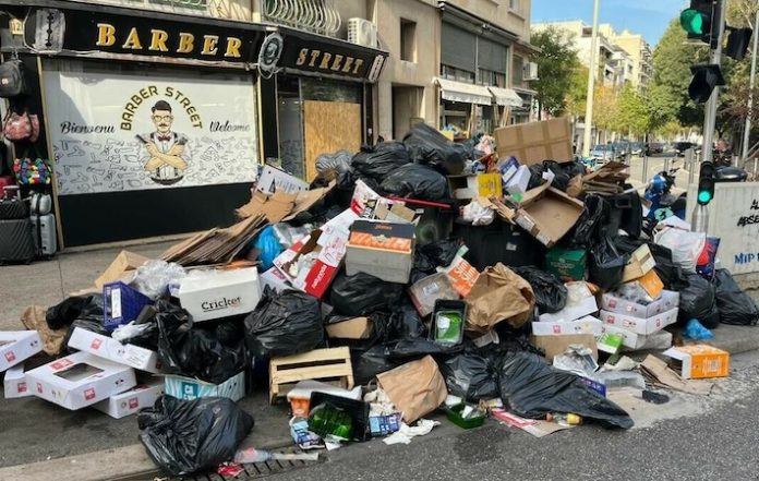 Las calles de Marsella acumulan unas 600 toneladas de basura tras huelga de basureros
