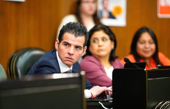 MC celebra el desempeño de secretarios en informe gubernamental