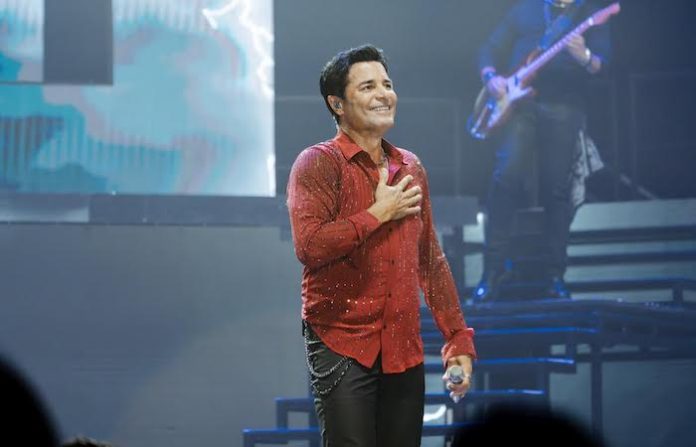 Chayanne anuncia nuevas fechas en México tras colapso en Ticketmaster por alta demanda