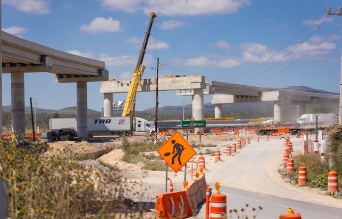 Supervisa Samuel obras de Carretera Interserrana