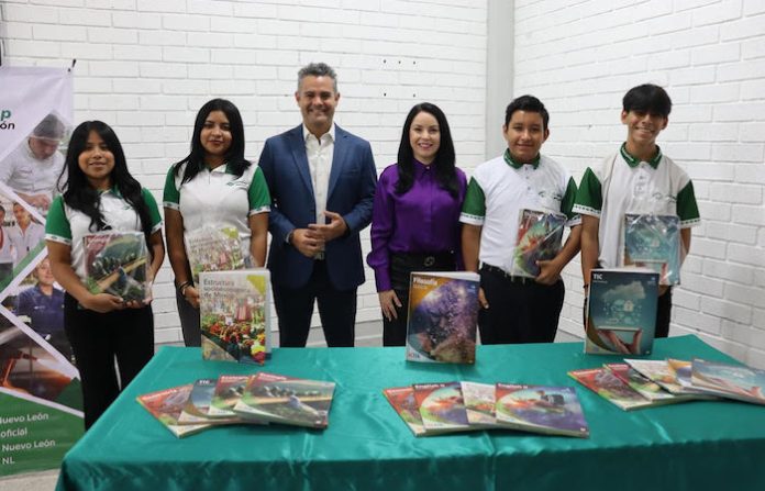 Brenda Velázquez dona 2 mil libros a bibliotecas de CONALEP, beneficiando a miles de estudiantes