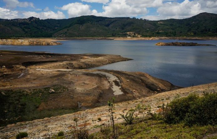 Presidente de Colombia planea decretar emergencia hídrica en la capital
