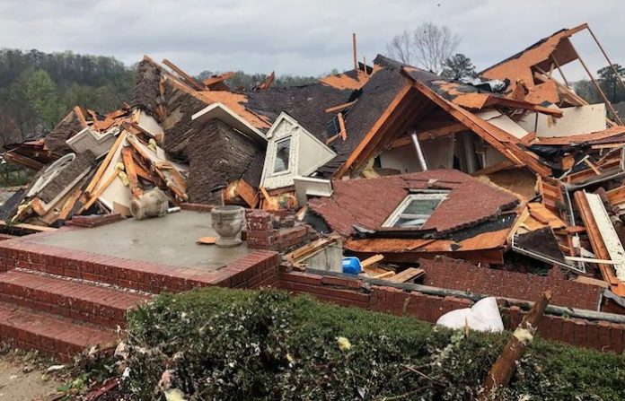 Policía de un condando en Florida reporta “múltiples muertes” tras paso de huracán Milton