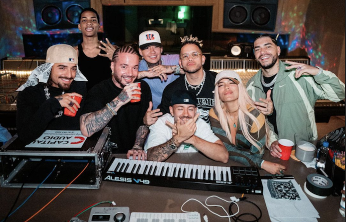 Karol G se disculpa por la polémica letra de “+57”: “Todavía tengo mucho por aprender”