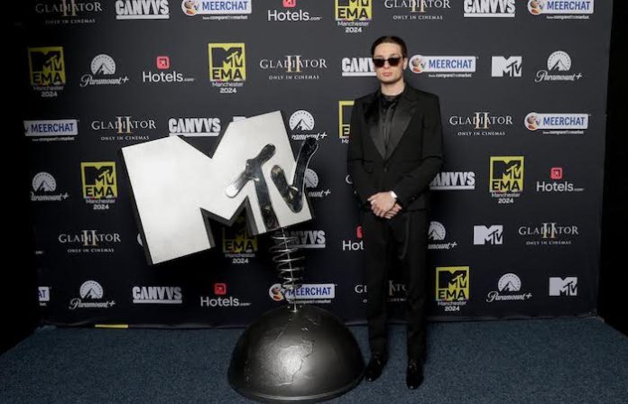 Peso Pluma se lleva el premio a Mejor Artista Latino en los MTV Europe Music Awards 2024
