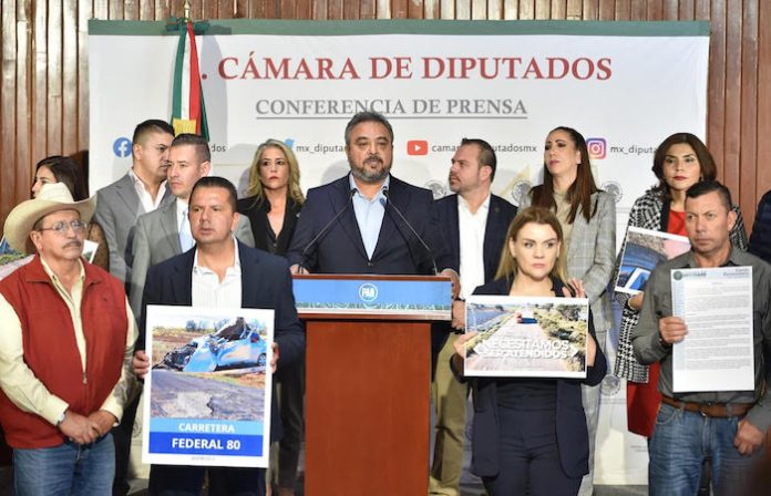 Exige Víctor Pérez se destinen dentro del presupuesto 2025; más de 50 mdp para rehabilitación y mantenimiento de carreteras en el país