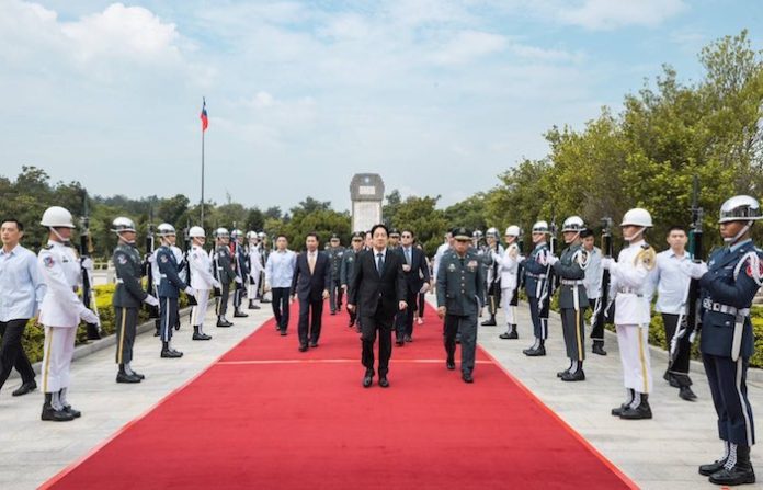 China insta a EU a no permitir el tránsito por su territorio del líder de Taiwán