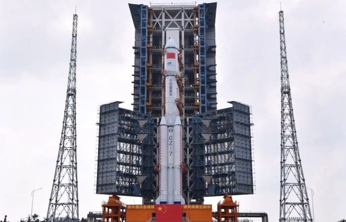 Video: China lanza con éxito un carguero espacial hacia la estación Tiangong