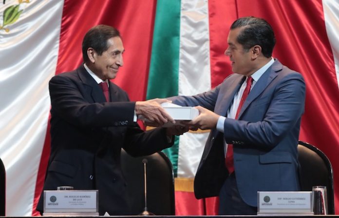 México prevé que economía crecerá hasta un 3% en 2025 e ingresos subirán $400.000 millones