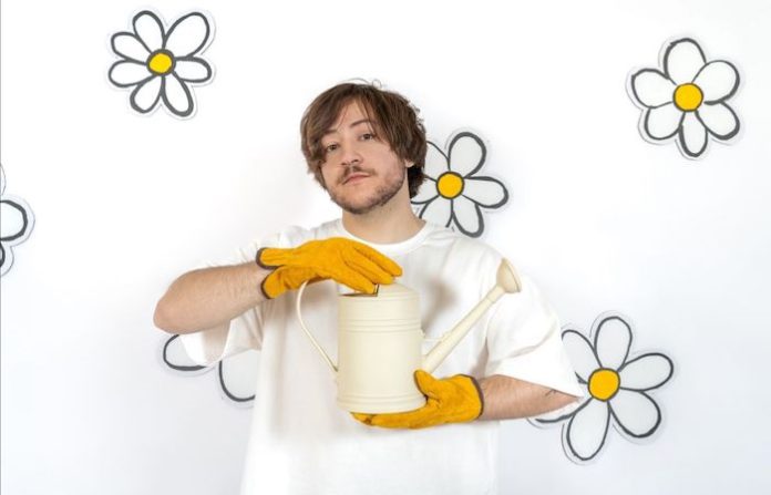 Dos años después de su EP Debut, Manu Beker presenta su primer LP “Lo Peor de Mí”