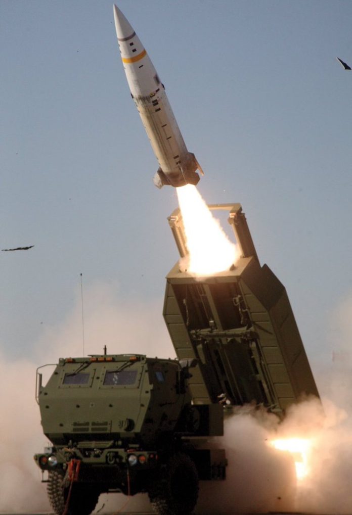 Afirman que Biden habría autorizado ataques ucranianos a Rusia con misiles Atacms de largo alcance