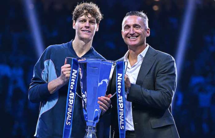 Sinner pone el broche a un año dorado en Turín