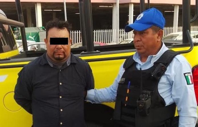 Cae con motocicleta con reporte de robo