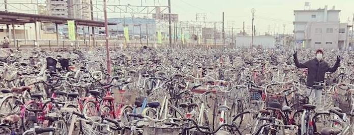 Japón endurece sus multas e impone penas de cárcel a los ciclistas que usen el celular al rodar