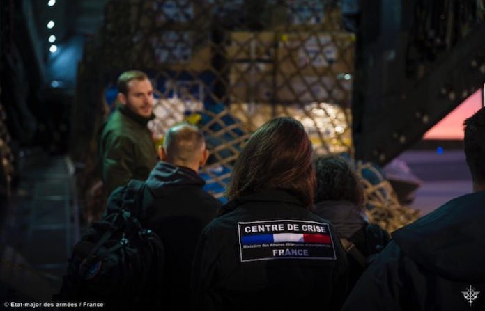 Francia entrega al Líbano las primeras 30 toneladas de ayuda humanitaria prometida