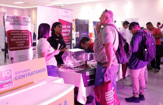 Escobedo conecta a ciudadanos con más de 3 mil empleos en evento innovador