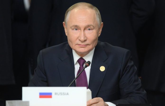 Video: (ESP) Putin defiende el derecho de Rusia a atacar de represalia sitios militares de otros países