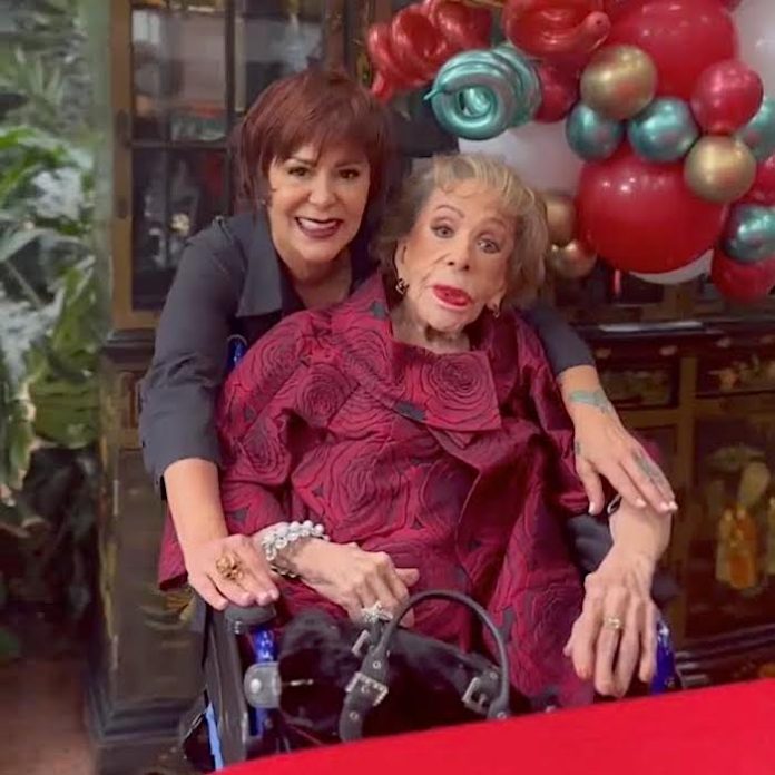 Silvia Pinal es hospitalizada de emergencia