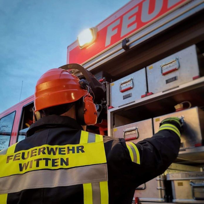 Al menos 20 lesionados por un incendio en un campamento para refugiados en Alemania