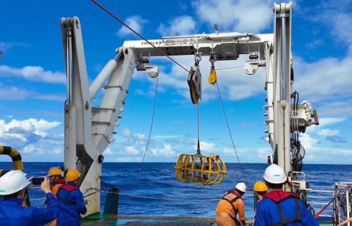 China podrá tender cables a más de 11.000 metros bajo el nivel del mar, según medios