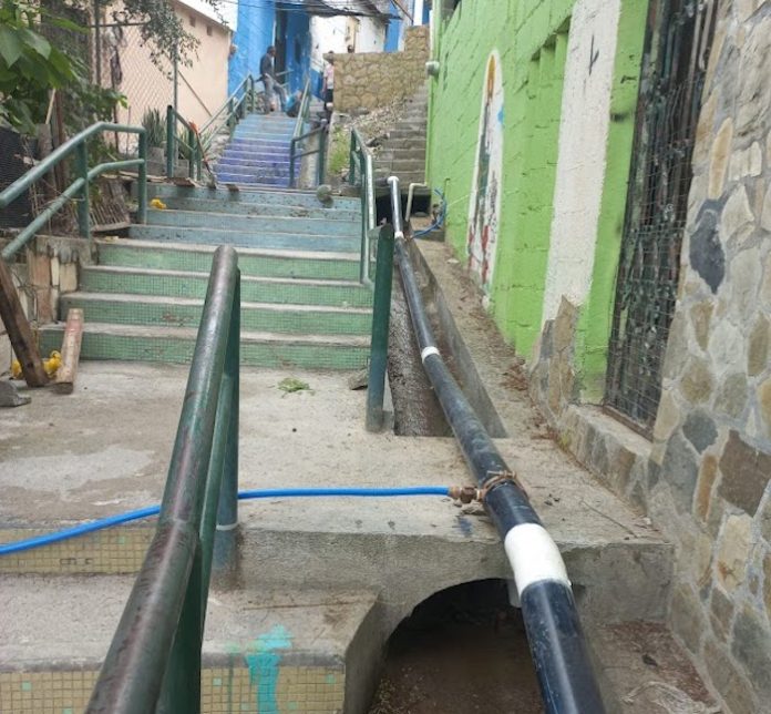 Introduce Monterrey red de agua potable a la colonia Cerro de la Campana