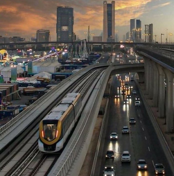 Video: Rey de Arabia Saudí inaugura en Riad el primer metro urbano en el país