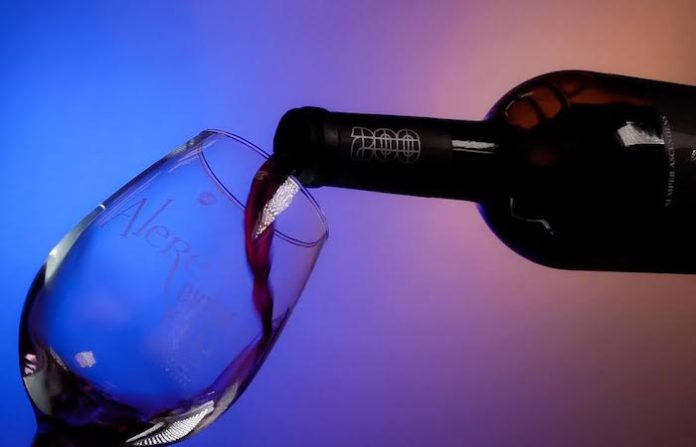 Impulsará UANL investigación y producción de vino en NL