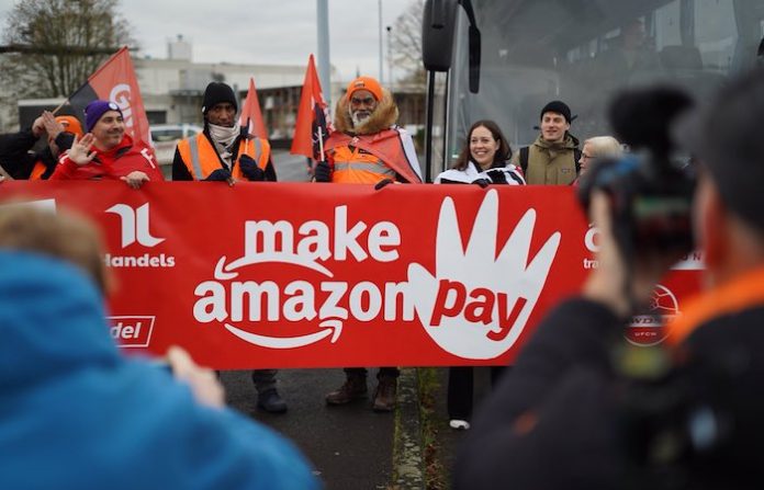 Más de 1.200 empleados de Amazon en Alemania inician una huelga por salarios bajos
