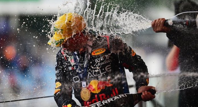 Verstappen logra una sorprendente victoria en el GP de São Paulo desde la posición 17 de la parrilla y Alpina suma un doblete en el podium