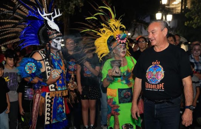 Guadalupe celebra el Día de Muertos con colorido desfile y homenaje a las tradiciones mexicanas