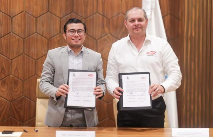 Juárez y la CMIC firman acuerdos para impulsar programas sociales y mejorar la infraestructura