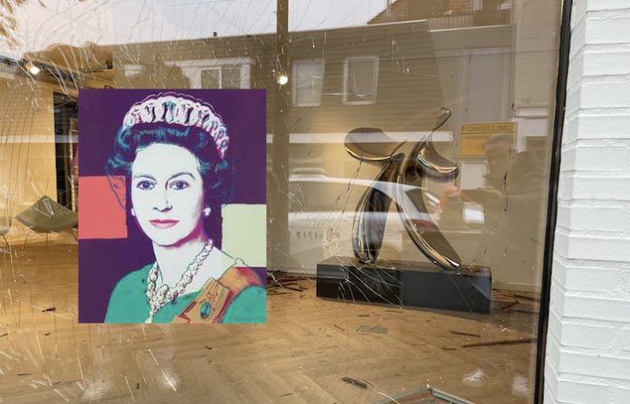 Detienen a un sospechoso de robar cuadros de Warhol de una galería de arte neerlandesa