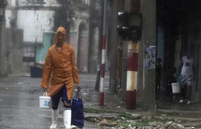 Huracán Rafael amenaza oeste de Cuba con vientos superiores a los 175 km/h