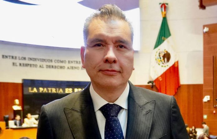 Waldo Fernández exhorta a investigar prácticas monopólicas que afectan a pequeños productores de agave