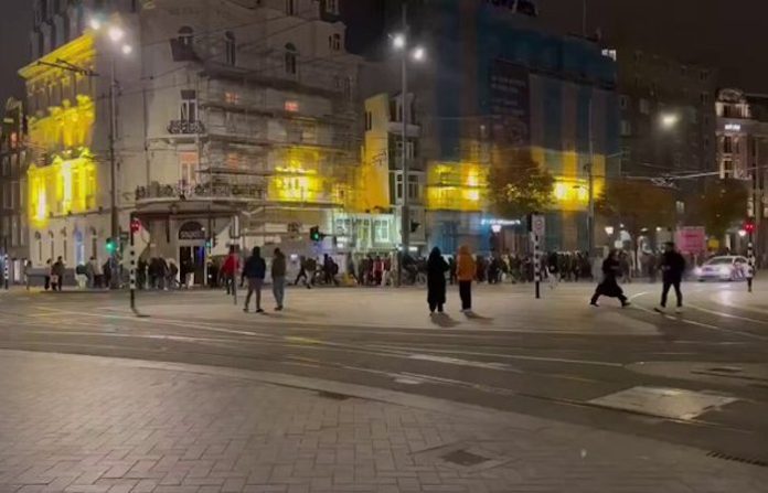 Video: Israel enviará dos aviones a Ámsterdam para evacuar a hinchas agredidos por propalestinos