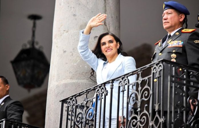 La vicepresidenta de Ecuador es sancionada por supuesto “abandono del cargo”