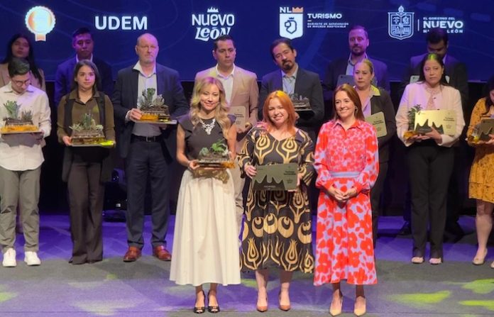 Viva Aerobus recibe el Sello de Turismo Sostenible en el Día Mundial del Turismo