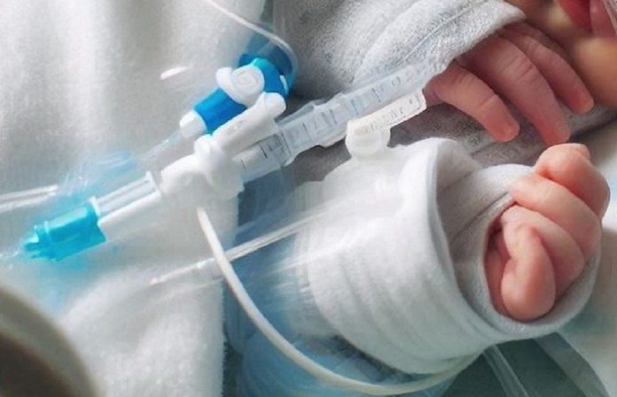 Suben a 17 los niños fallecidos en México en brote de bacteria Klebsiella oxytoca