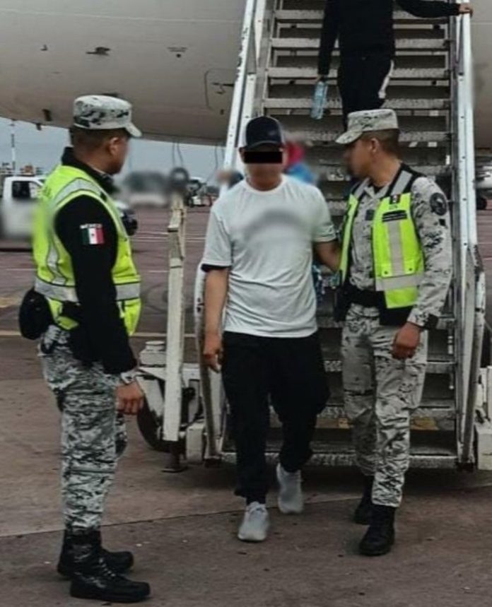 Las autoridades mexicanas investigan al pasajero que quiso desviar un vuelo hacia EU