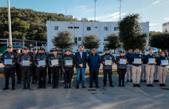 David de la Peña hace entrega de incentivos a policías en Santiago por detenciones relevantes