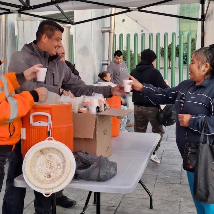 Apodaca brinda apoyo solidario ante bajas temperaturas
