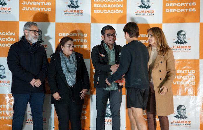 Reconoce Félix a deportistas destacados