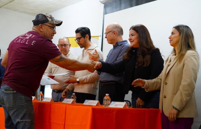 Se gradúa Generación 24 del programa formación de operadoras y operadores de quinta rueda