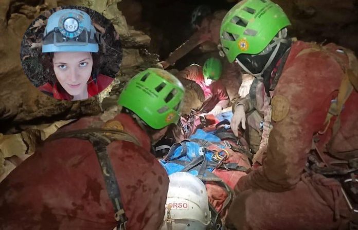 Rescatan en Italia a una espeleóloga que estuvo atrapada en una cueva por cuatro días