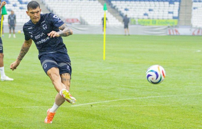 Brandon Vázquez apunta a ser la primera baja para rayados rumbo al Clausura 2025